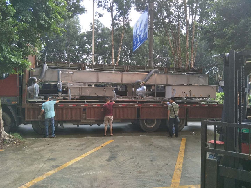 超聲波清洗設(shè)備裝車(chē)中